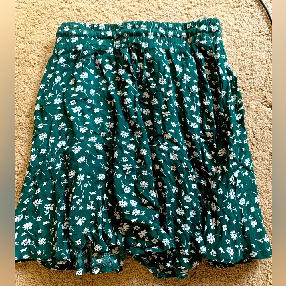 Princess Polly Green Floral Skirt Size 2